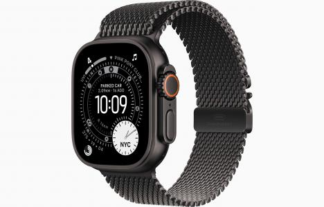 Apple Watch Ultra 3 Black, Titanium Milanese Loop